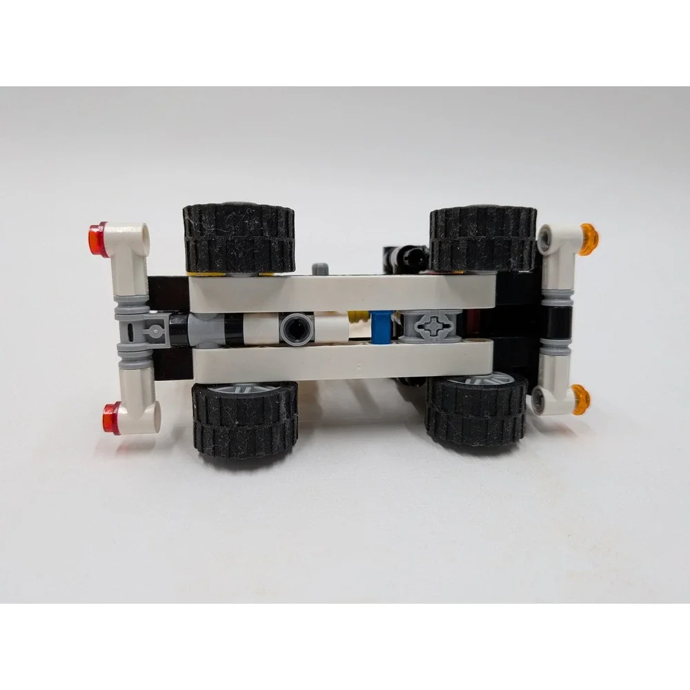 LEGO Technic Cherry Picker 42031 Construction Truck 2-in-1 Set 2015 Yellow Black